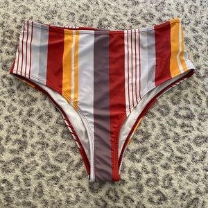 SHEIN BIKINI BOTTOMS SIZE LARGE